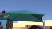 邓肯都看懵了！没有篮板的篮球架 吧友们有玩过吗？